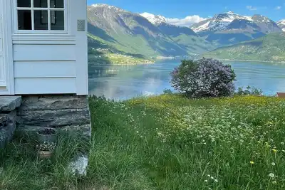 Image de Maison historique en bois datant des années 1800 à Nordfjord
