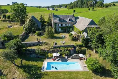 Image de Hameau familial avec piscine sur l'Aubrac