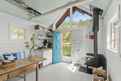 Image de maison vieille de 200 ans dans l'archipel du sud de la Norvège