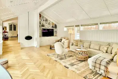 Image de Aménagement intérieur d'une maison confortable dans la belle ville de Tisvildeleje