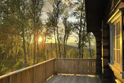 Image de Chalet en bois avec vue sur la montagne Golsfjellet