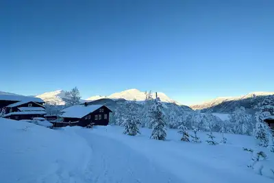 Image de Chalet de montagne relaxant dans un environnement pittoresque