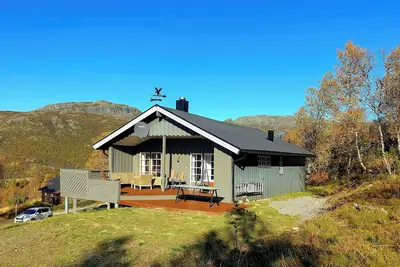 Image de Chalet ensoleillé avec accès direct aux pistes de ski alpin