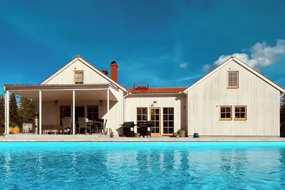 Image de Grande villa familiale avec piscine à l'est de Gotland