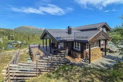 Image de Chalet agréable avec jacuzzi juste à côté des pistes de ski