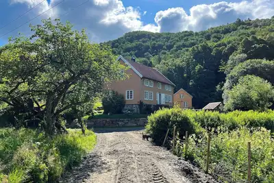 Image de Maison en bois datant de 1824, située entre Farsund et Lyngdal