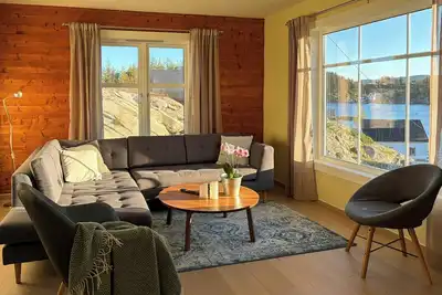 Image de Maison au bord de la mer datant de 1952, avec vue panoramique, à Veivåg