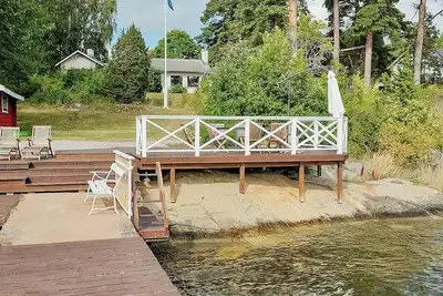 Image de Rêve d'archipel avec terrain et jardin privés au bord du lac