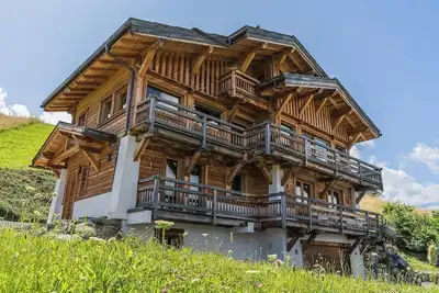 Image de Magnifique chalet moderne proche de Megève