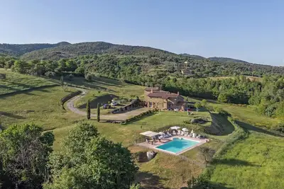 Image de Villa avec vue sur le lac Trasimène en Ombrie