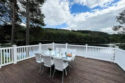 Image de Cabane confortable avec vue sur le lac Gangåsvatnet