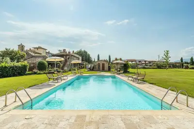 Image de Maison avec four à bois près d'Arezzo