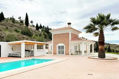 Image de Villa rénovée avec vue panoramique à Competa