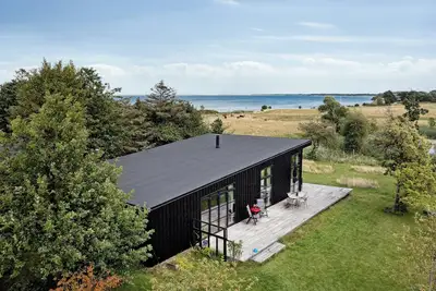 Image de Vue sur la mer, lever du soleil et 200 mètres de l'eau