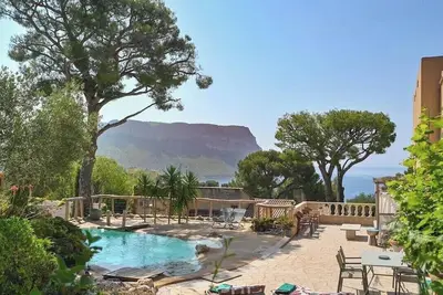 Image de Villa panoramique surplombant la mer à Cassis