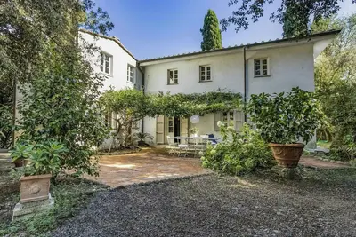 Image de Spacieuse maison avec piscine privée près de Lucques
