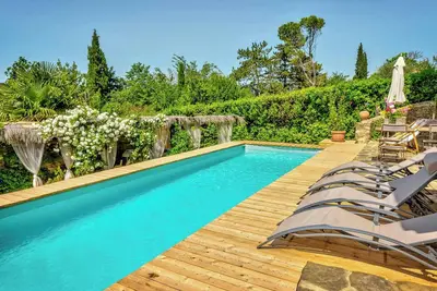Image de Maison de campagne toscane avec spa et piscine