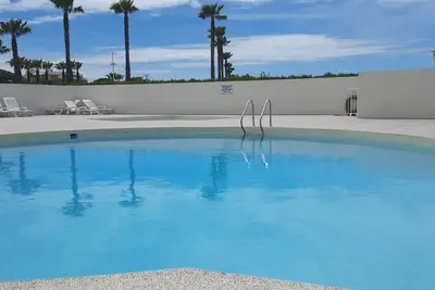Image de En Bord de plage à Port Camargue pour 4, Piscine et tennis! \nIdéal détente!