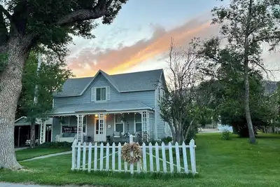 Image de Inspiring 1892 Pioneer Home on 1/4 acre in Monroe's Historic District ~1892