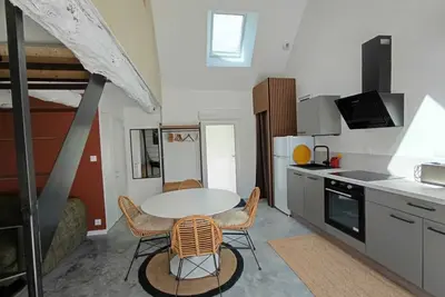 Image de Appartement refait à neuf dans belle longère avec terrasse Sud. Animaux acceptés
