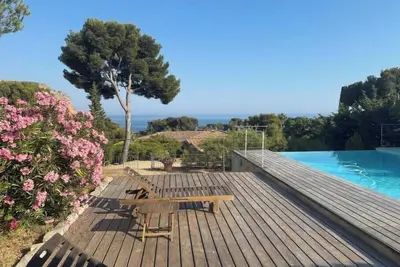 Image de Propriété \"Saint Vincent\" Cassis vue mer et cap Canaille