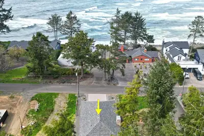 Mac's Surf Shack at Seaside Beach