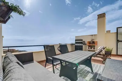 Image de Maison de vacances 'Horizon Indulgence' avec vue mer, Wi-Fi et climatisation