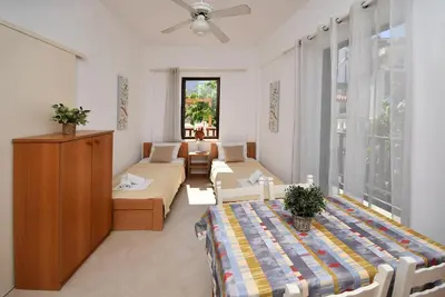 Image de Appartement « Deluxe Corner n°3 » avec vue sur mer, Wi-Fi et climatisation