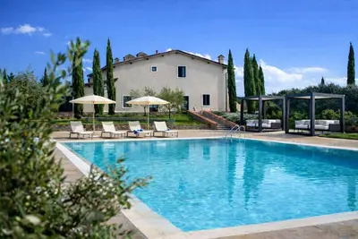 Image de Villa Le Cascine with private pool.
