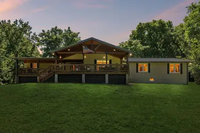Image de Stay Awhile Farm Retreat