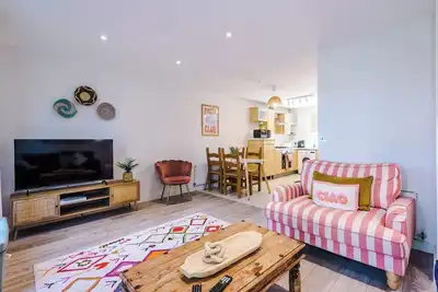 Image de Chic & Cozy | Long Stays welcome | Large driveway