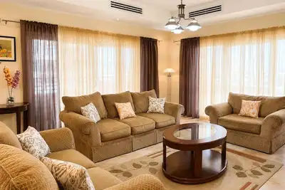 Image de Scenic Three-Bedroom Condo • Spacious • Inviting • Getaway
