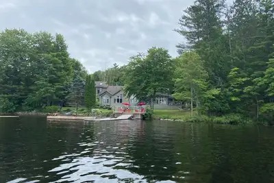 Image de Muskoka Cottage For Rent located in the heart of Muskoka