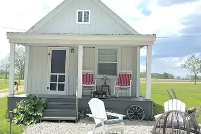 Image de Cottage in Bancroft countryside for the perfect relaxing getaway.