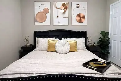 Image de Brick City Luxe - Spring Getaway Retreat