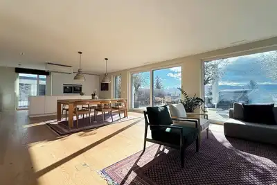 Image de Magnifique maisonnette mansardée à Meilen avec vue imprenable sur le lac