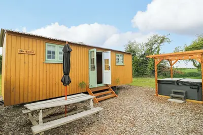 Image de The Kestrel, pet friendly, with hot tub in Bottisham
