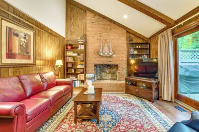 Image de Cary Escape Near Golf, Trails & Downtown Fun