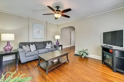 Image de 1 Mi to Uptown Hot Spots! Modern Charlotte Duplex