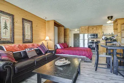 Image de < 1 Mi to Granby Rodeo! Retreat w/ Pool & Hot Tub