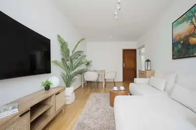 Image de Stylish Apartment with a Balcony | Close to the City Centre