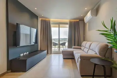 Image de A Stylish 2br seafront home in Qawra w/Wifi & Ac