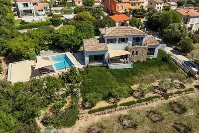 Image de Villa climatisée, piscine chauffée, jardin, plage +port de Carqueiranne à pied