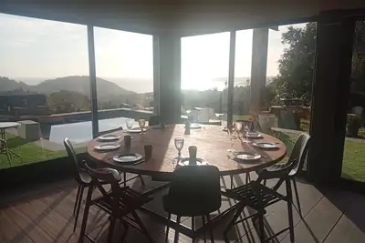 Image de Black House heated swimming pool