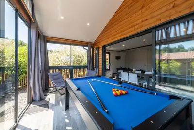 Image de Chalet l'entékia, proche de gérardmer, avec billard et Spa privé