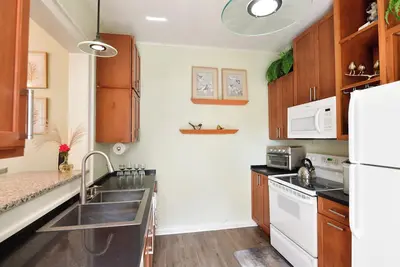 Image de Historic, dog friendly, 2-Br cottage, walking distance to downtown Baraboo