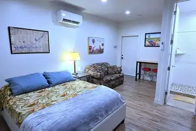 Image de Private, Modern Casita, Coffee Bar, Wet Bar