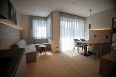 Image de New apartment with 2 bedrooms, sunny terrace and stunning views