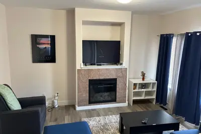 Image de Family Friendly Vacation Home- 4Bedroom, 3Baths/ Free Parking