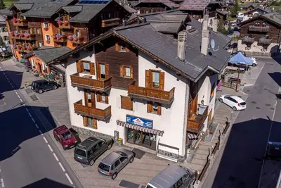 Image de Appartement « Chalet Graziana » avec vue montagne, emplacement pratique et calme.